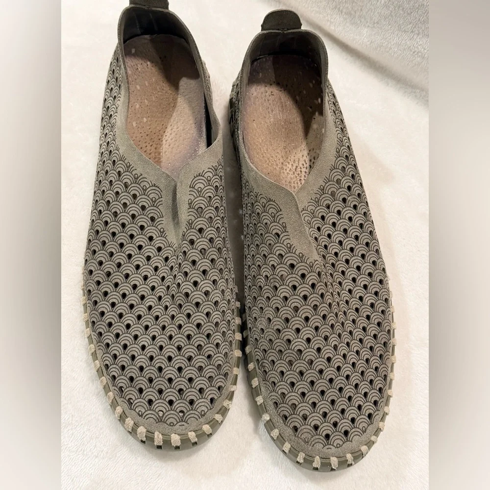 Ilse Jacobsen Tulip 40 Olive Perforated Slip On Comfort Flats